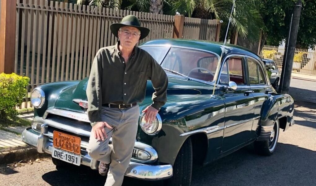 José Antonio e sua paixão por carros antigos