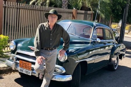 José Antonio e sua paixão por carros antigos